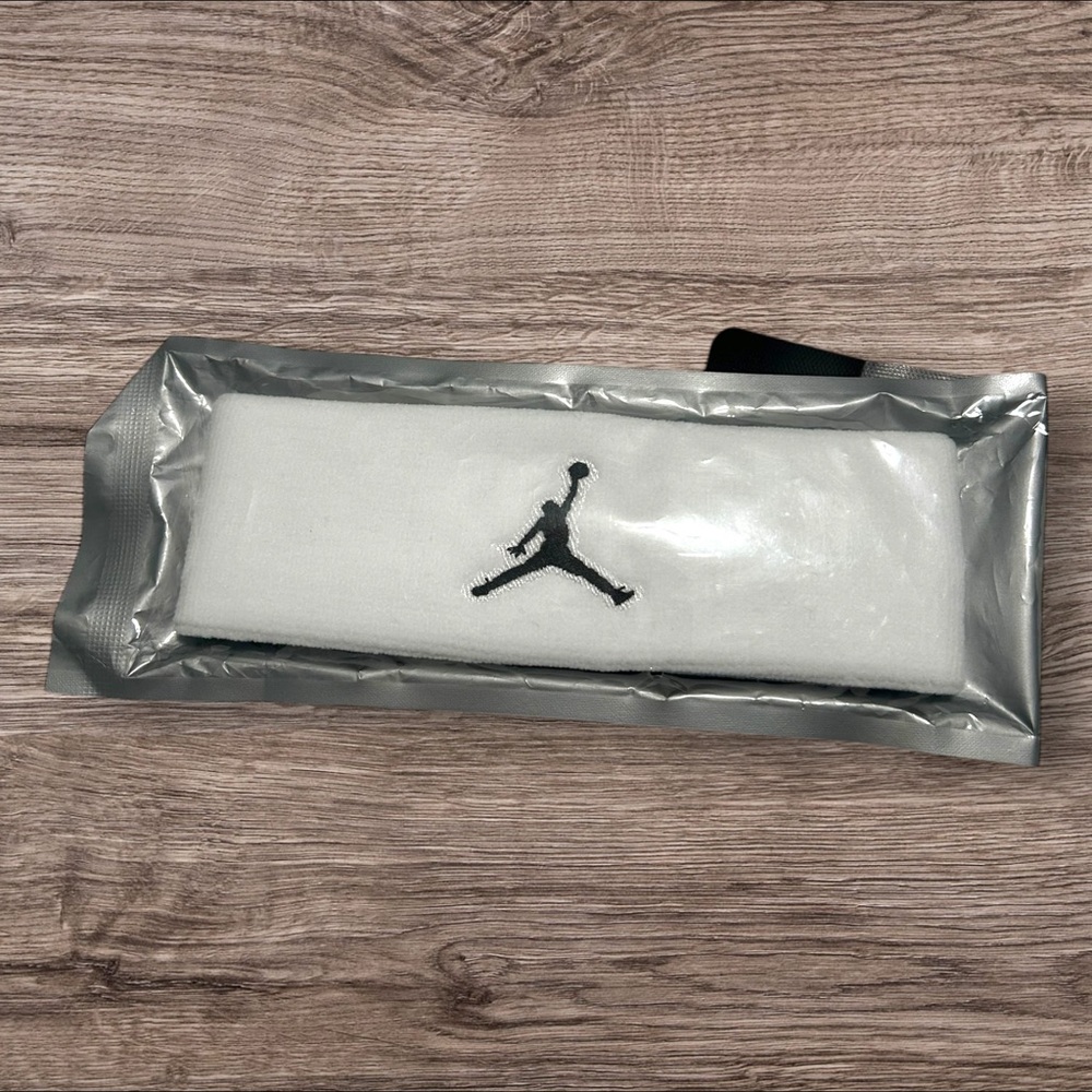 Nike Jordan Jumpman Headband – White/Black – New in Package